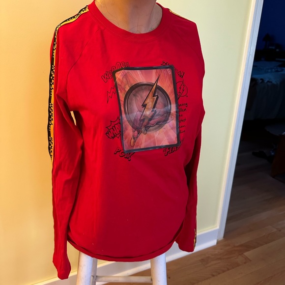 “The Flash” 3D Lenticular Changing Image Long Sleeve Red T-Shirt ~ Small Adult - Picture 5 of 17